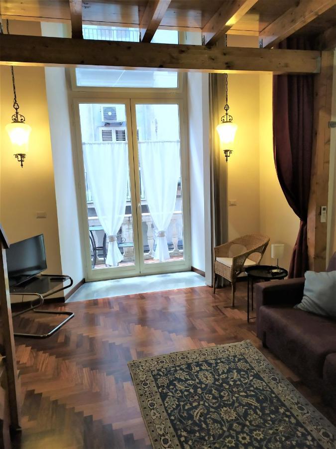 Il Castello Apartment Napels Buitenkant foto